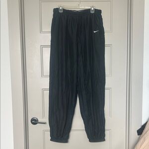 Nike Team Men’s black windbreaker joggers XL